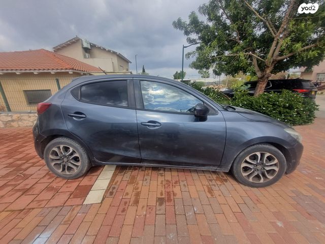 מודעת רכב מאזדה 2