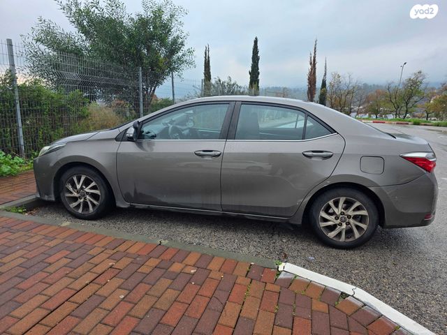 מודעת רכב טויוטה קורולה