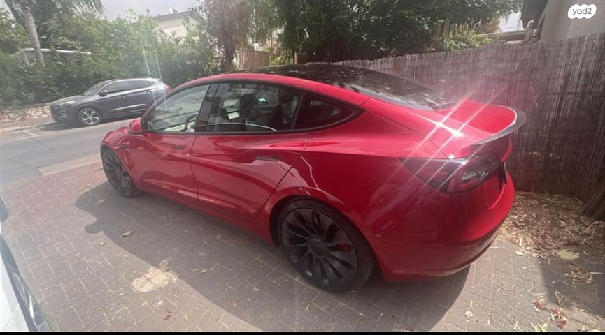 מודעת רכב טסלה מודל 3