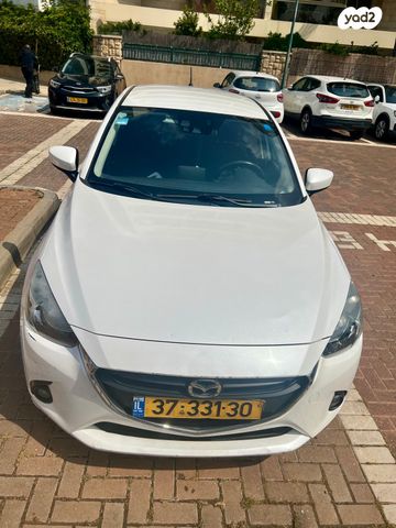 מודעת רכב מאזדה 2