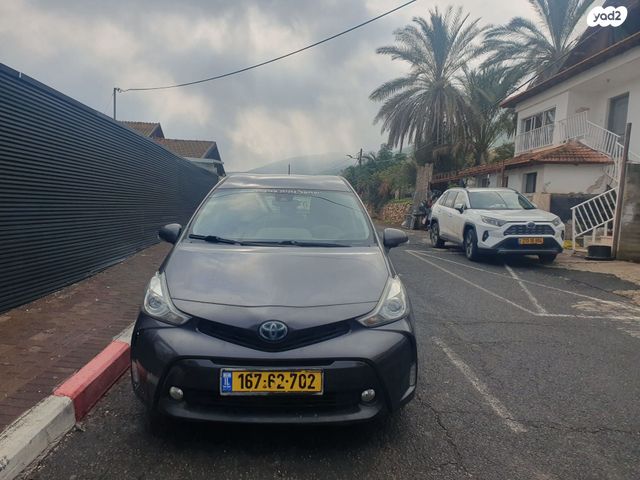 מודעת רכב טויוטה פריוס פלוס