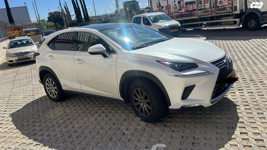 מודעת רכב לקסוס NX