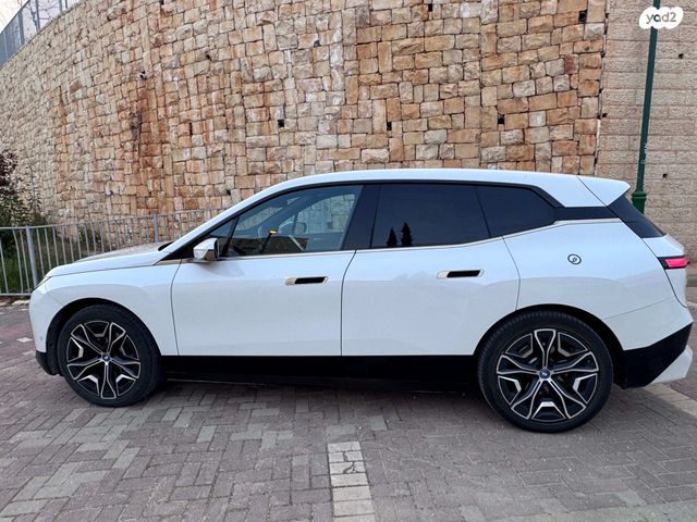 מודעת רכב ב מ וו iX