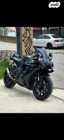 מודעת רכב ימאהה YZF-R1