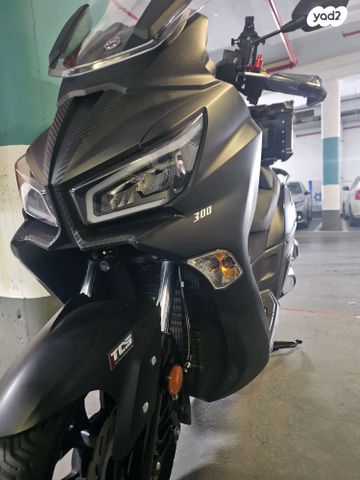 מודעת רכב סאן יאנג ג'וי-מקס Z-300