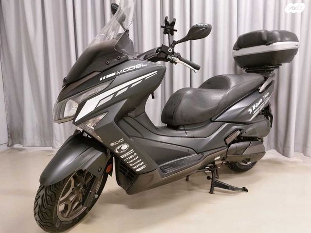 מודעת רכב קימקו איקס-טאון 300I