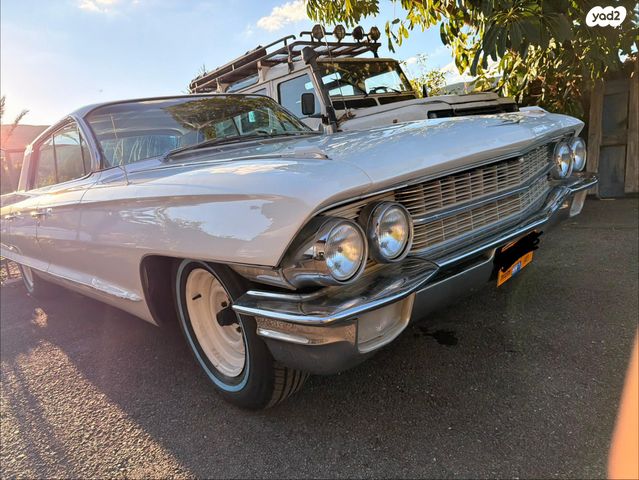 מודעת רכב קאדילק