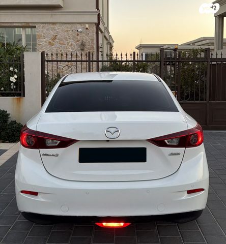 מודעת רכב מאזדה 3