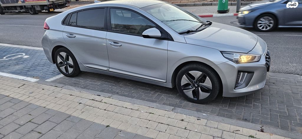 מודעת רכב יונדאי איוניק