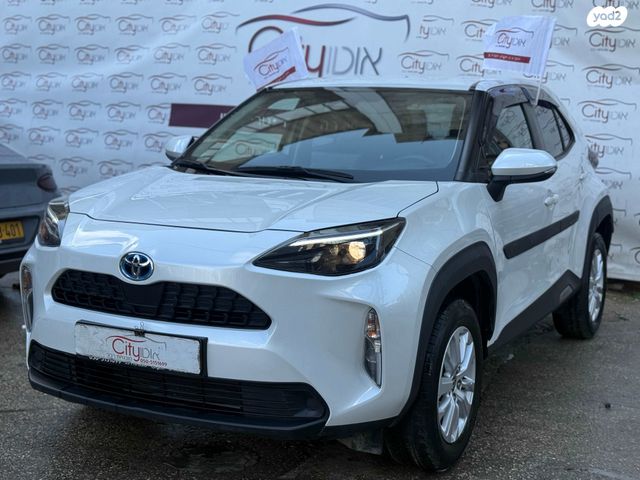 מודעת רכב טויוטה יאריס קרוס