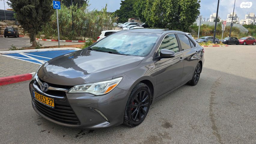 מודעת רכב טויוטה קאמרי 1