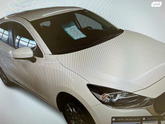 מודעת רכב מאזדה 2