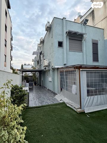 גוש עציון 17