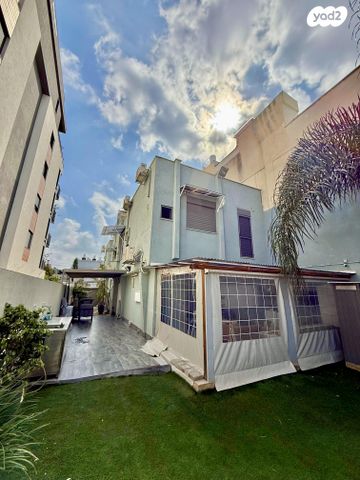 גוש עציון 17