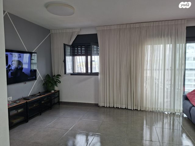 דליה רביקוביץ' 1