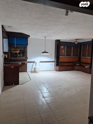 קרן היסוד 15