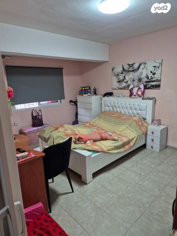 ברל כצנלסון 23