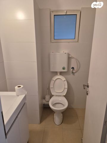 שדרות ירושלים 76