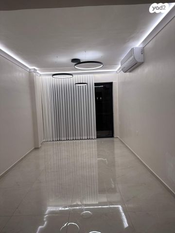 שדרות המאירי 8