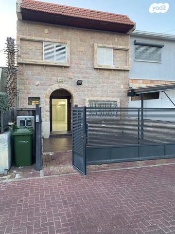 שדרות הרצל 17