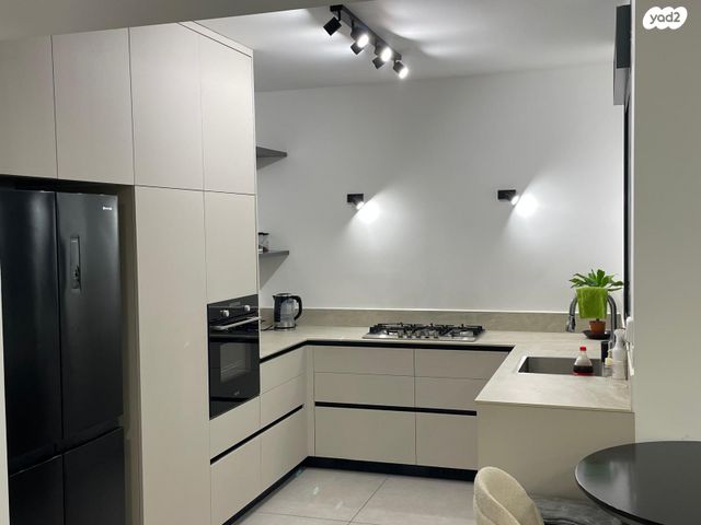 יפה ירקוני 9