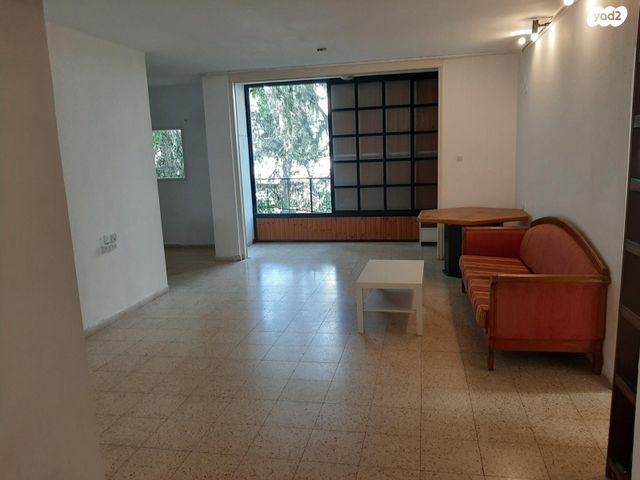 הנשיא הראשון 47