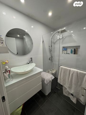 שדרות זלמן שניאור 32