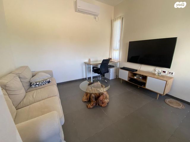 שביל החבצלת 2