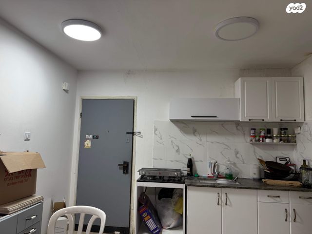 יצחק בן צבי 30