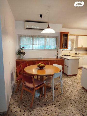 הנשיא הראשון 12