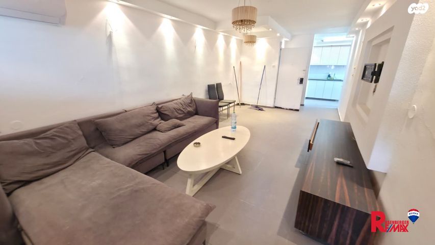 יוסף אהרונוביץ' 51