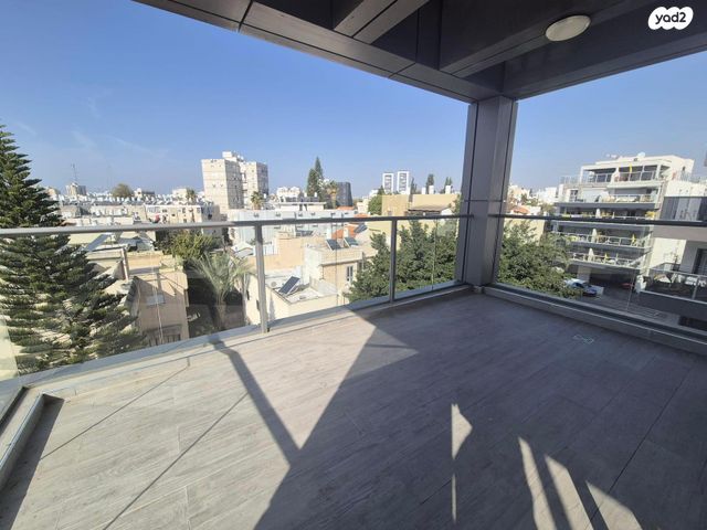 דירה, רסקו א', חולון