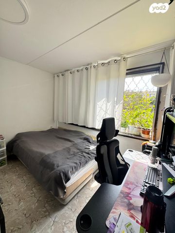 מודעת נכס, אחד העם 7, קרית ביאליק