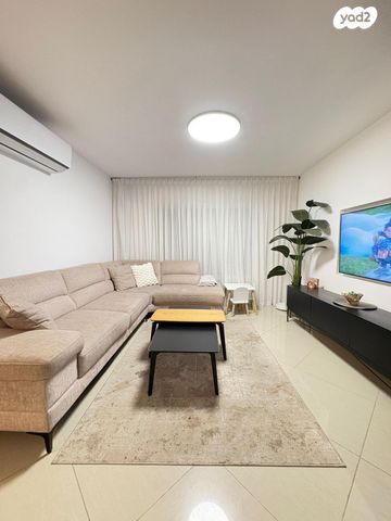 הרב שמעון יצחק אפריאט 