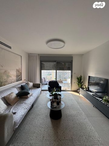 שקמים ואגמים