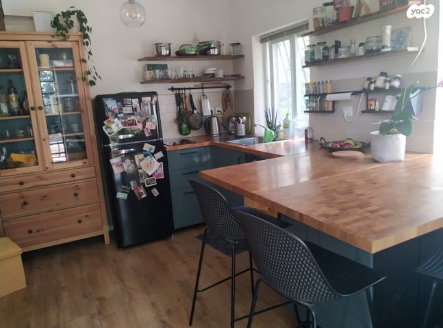 גבעת הורדים, רסקו