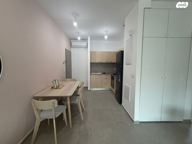 שדרות הרצל 80