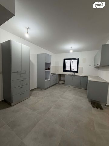 הרב מרדכי אליהו 