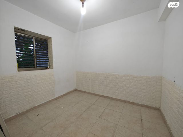 מנחם בן סרוק 