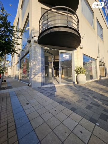 חנויות/ שטח מסחרי