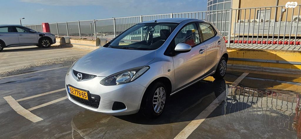 מודעת רכב מאזדה 2