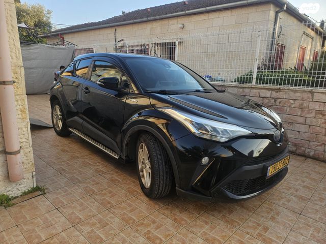 מודעת רכב טויוטה C-HR