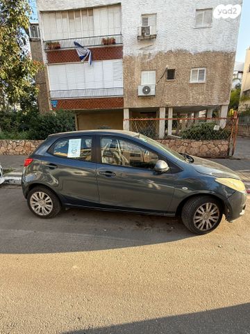 מודעת רכב מאזדה 2