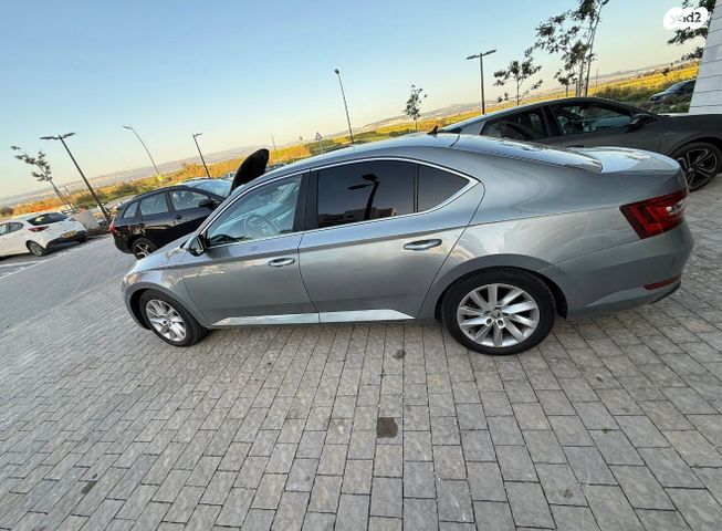 מודעת רכב סקודה סופרב