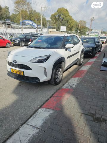 מודעת רכב טויוטה יאריס קרוס