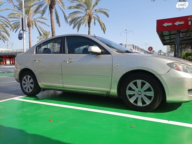 מודעת רכב מאזדה 3