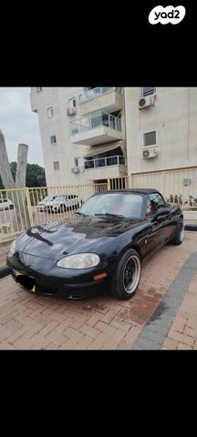 מודעת רכב מאזדה MX-5