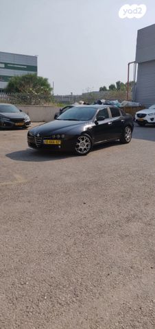 מודעת רכב אלפא רומיאו 159