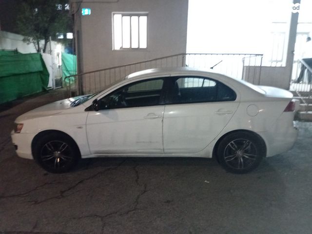 מודעת רכב מיצובישי לנסר