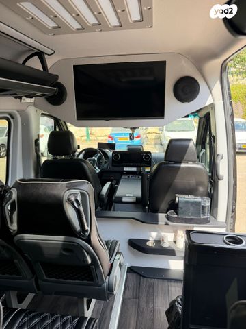 מודעת רכב מרצדס-בנץ ספרינטר